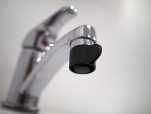 Misteln water-saving tap attachment